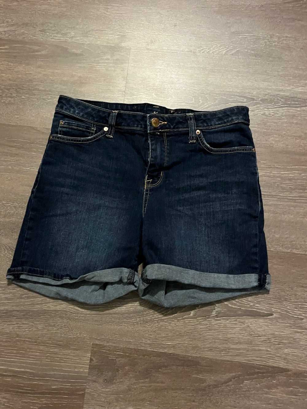 Seven7 Weekend Short Denim Shorts Size 8